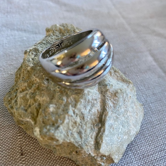 Ring - Picture 2 of 3